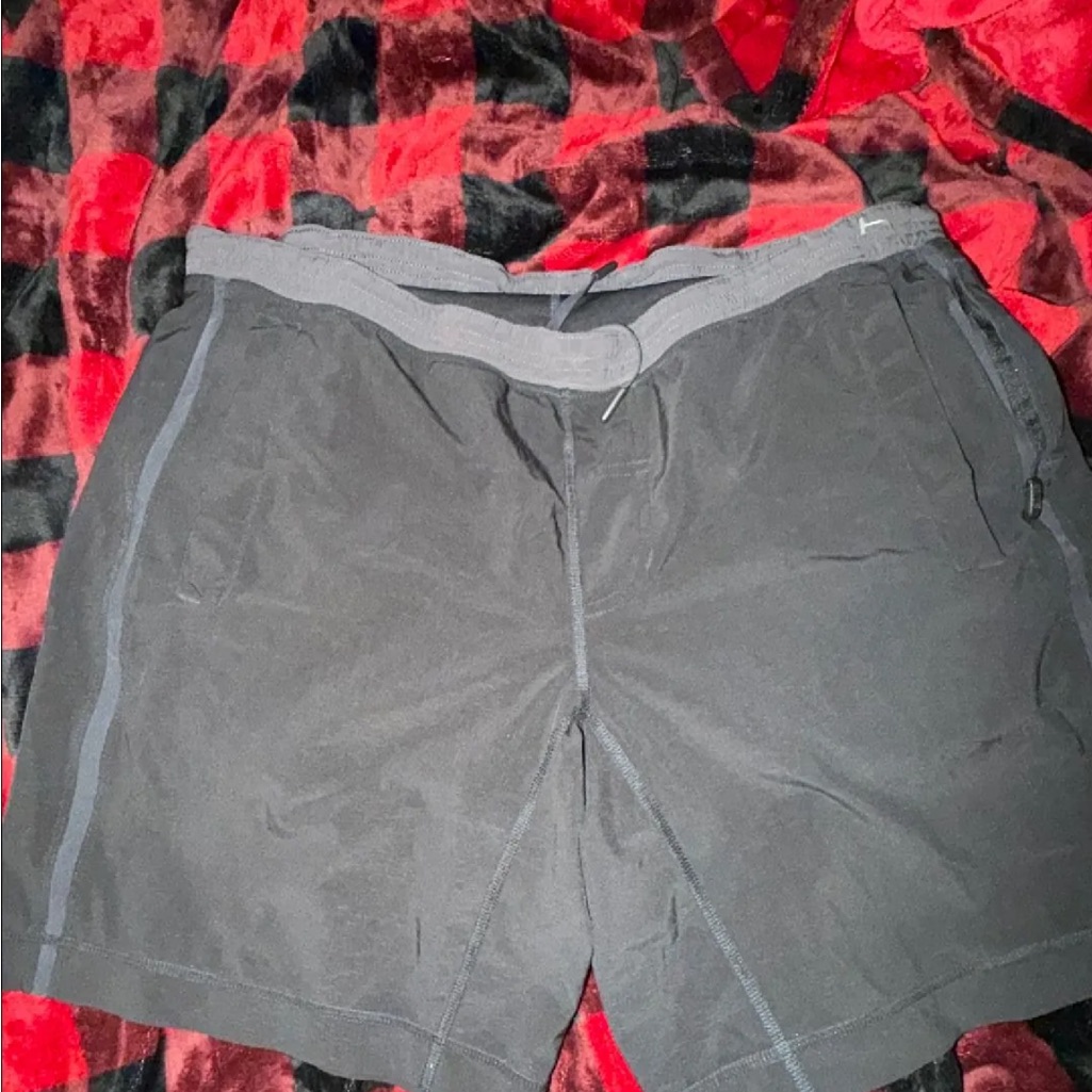 Men's Black And Gray Lululemon Shorts Size Xl